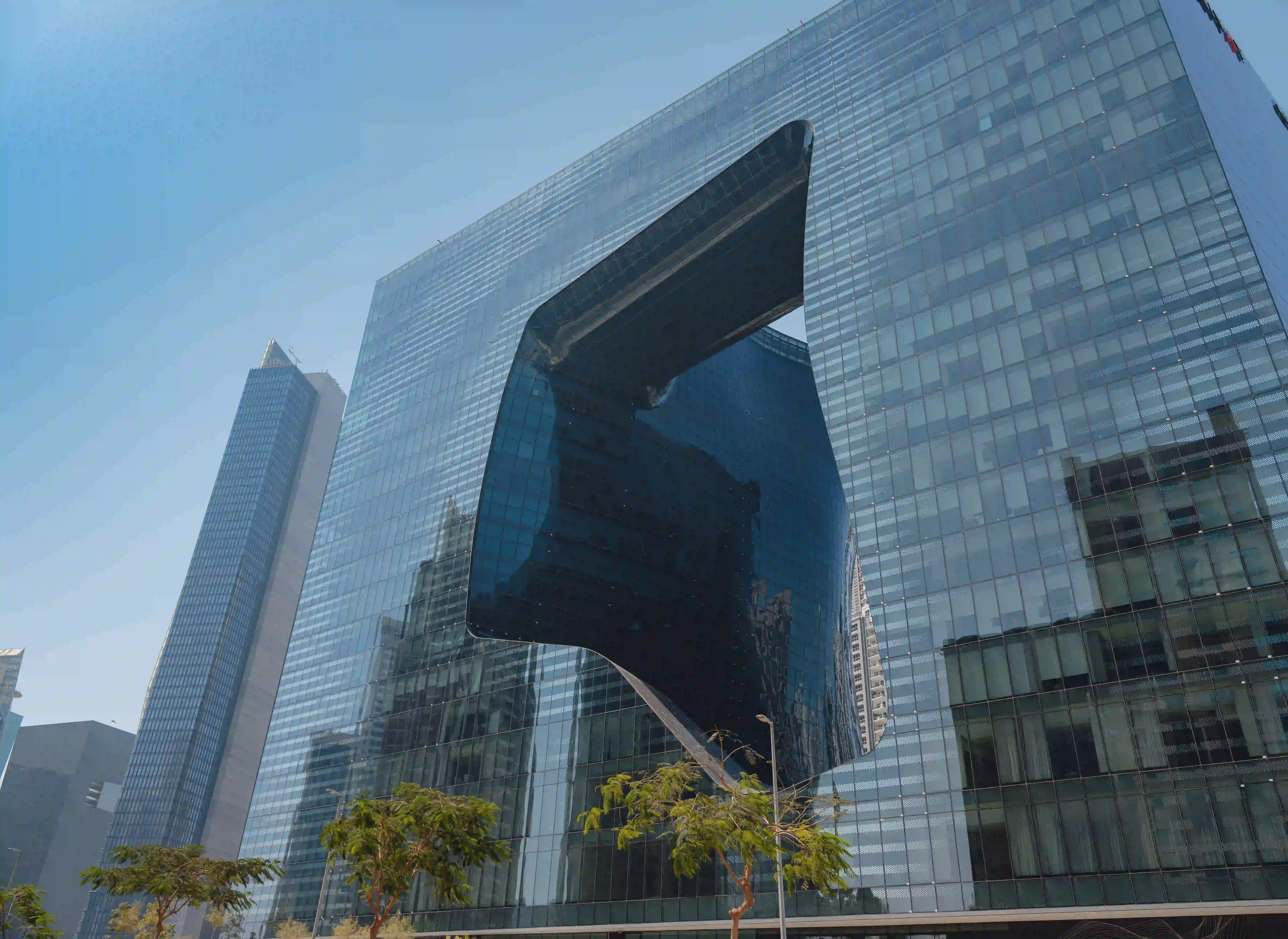 FinTech IT case study in DIFC using zero trust security architecture